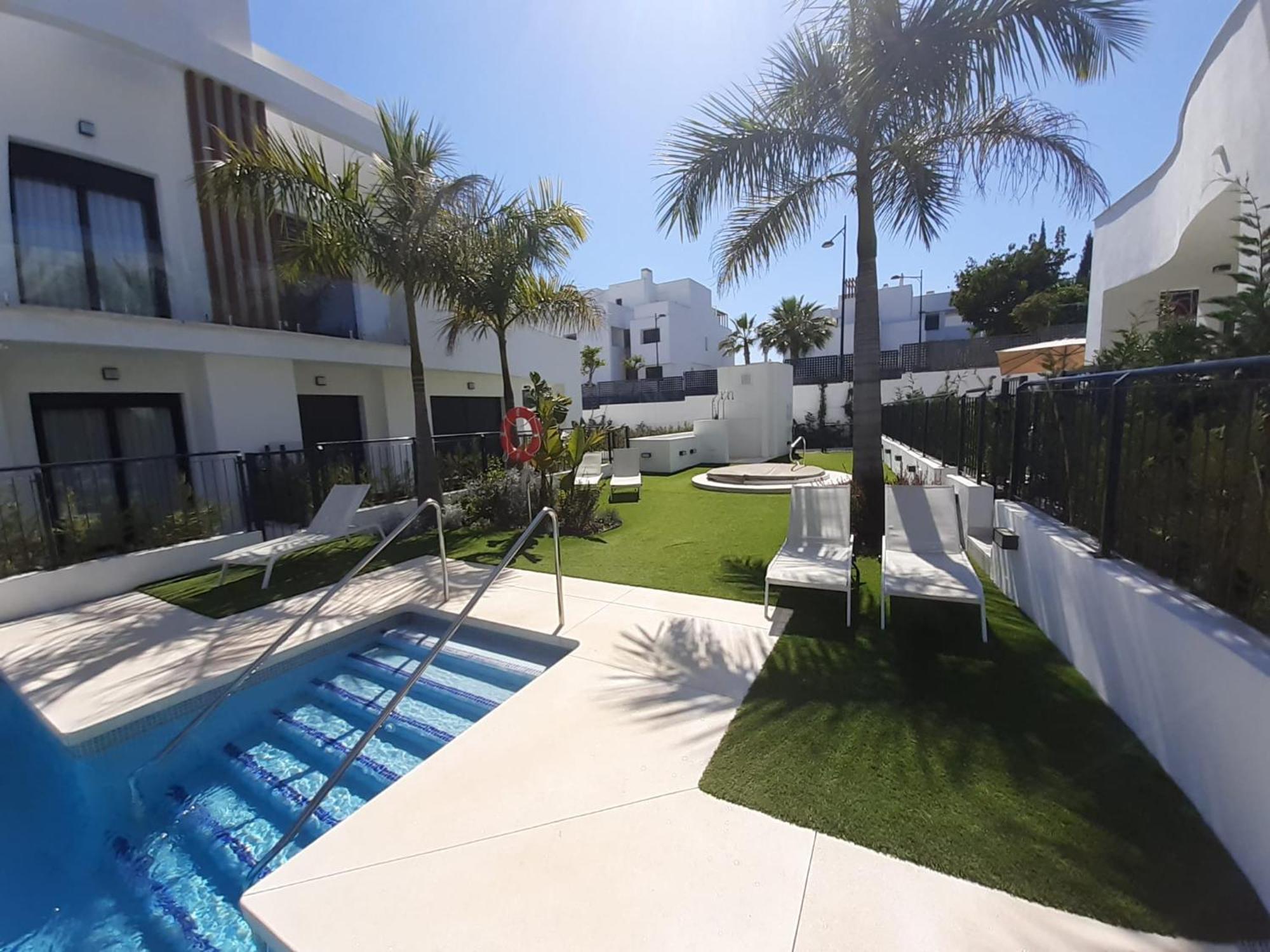 אסטפונה Los Miradores Del Sol By Mar Holidays מראה חיצוני תמונה